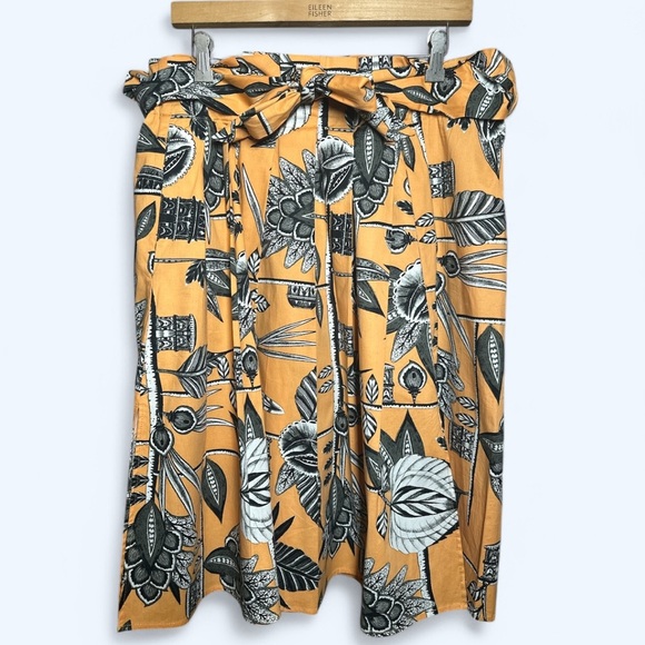 Plus Size Eloquii Floral Print Skirt in Orange and Black - Picture 1 of 4